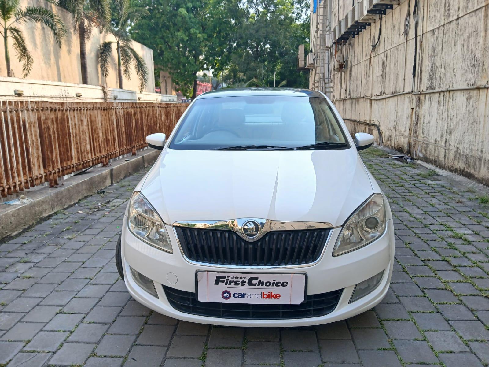 2015 Skoda Rapid 1.6 MPI Style Plus AT 2015 Skoda Rapid 1.6 MPI Style Plus AT