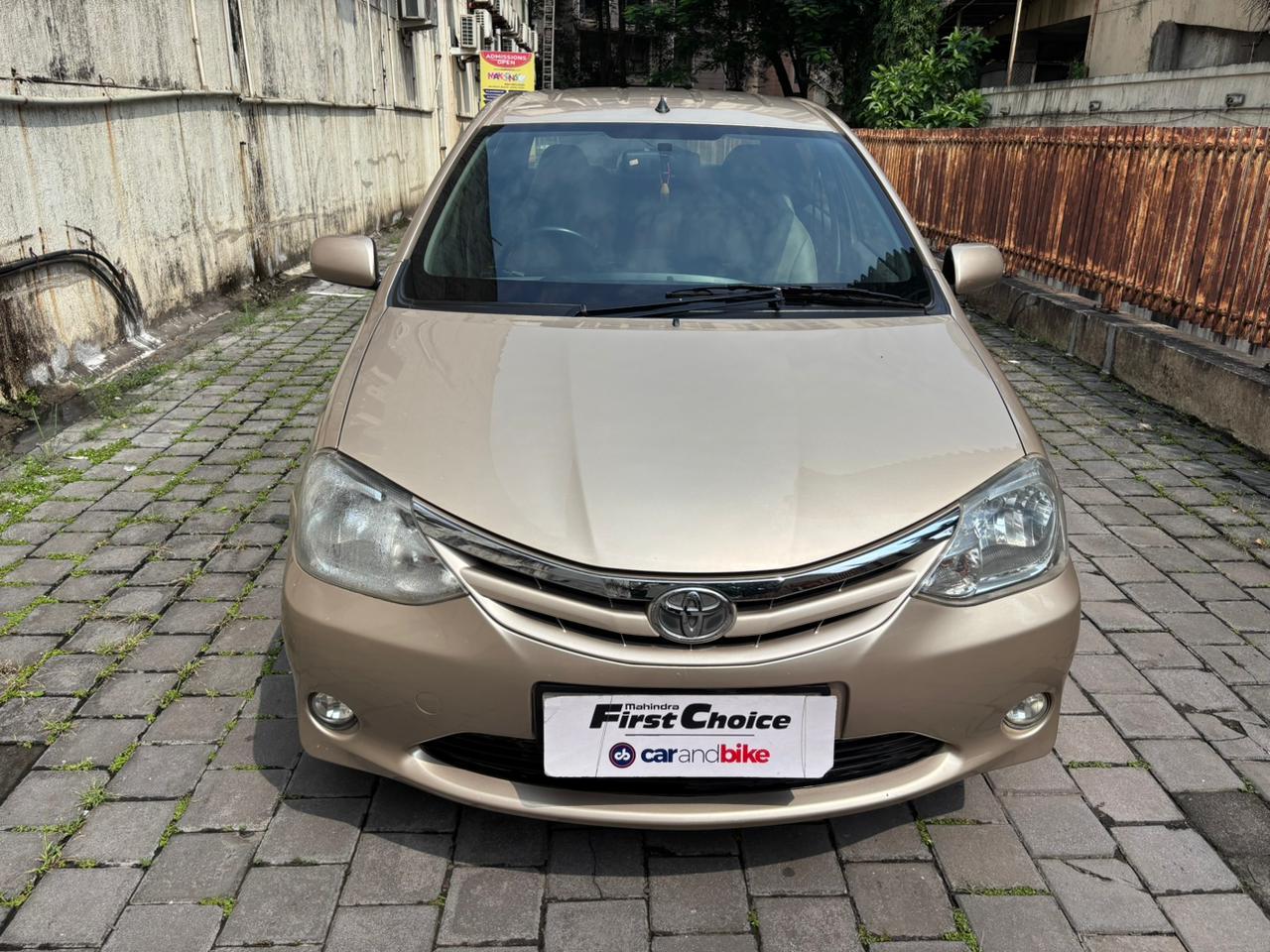 2011 Toyota Etios VX 2011 Toyota Etios VX