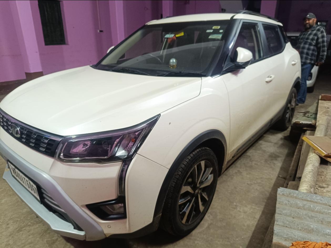 2021 Mahindra XUV300 W8 (O) Diesel 2021 Mahindra XUV300 W8 (O) Diesel