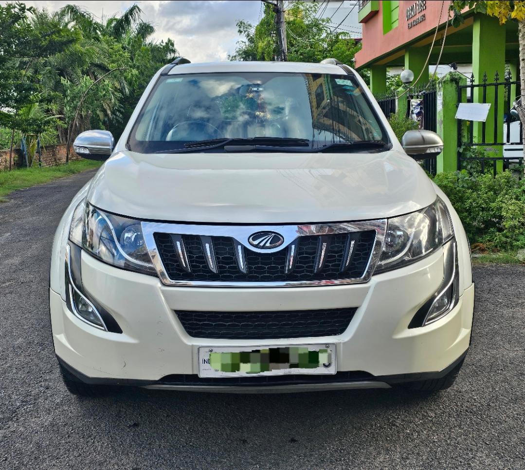 2017 Mahindra XUV500 W8 FWD 2017 Mahindra XUV500 W8 FWD