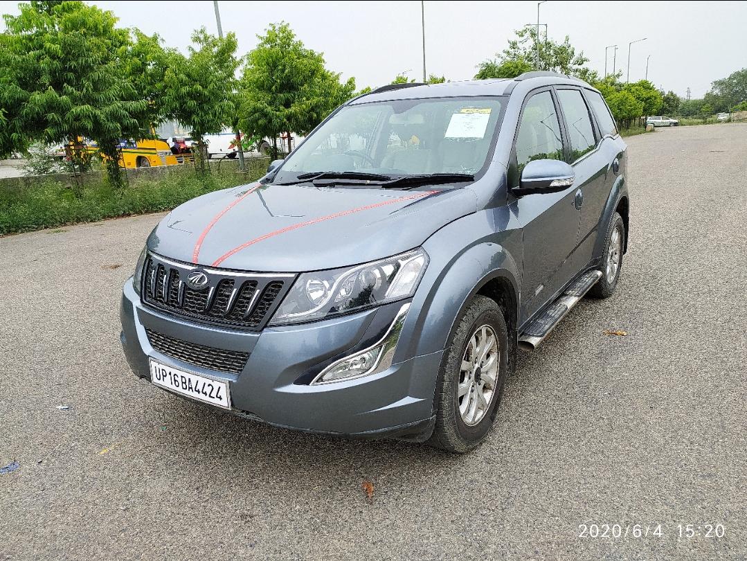 2015 Mahindra XUV500 W10 AWD Black Interiors 2015 Mahindra XUV500 W10 AWD Black Interiors