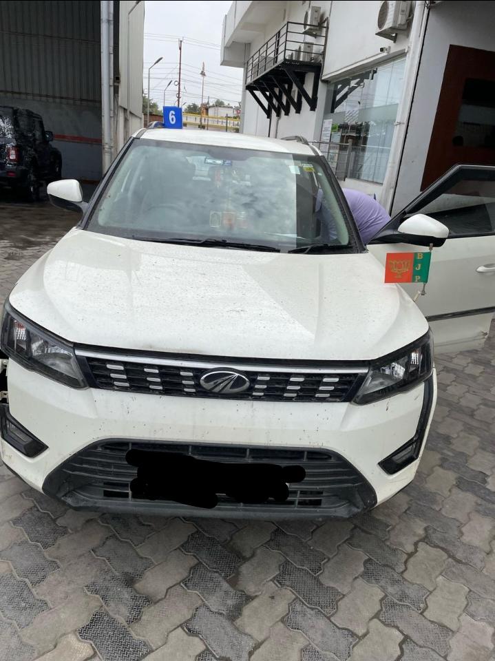 2021 Mahindra XUV300 W6 Petrol 2021 Mahindra XUV300 W6 Petrol