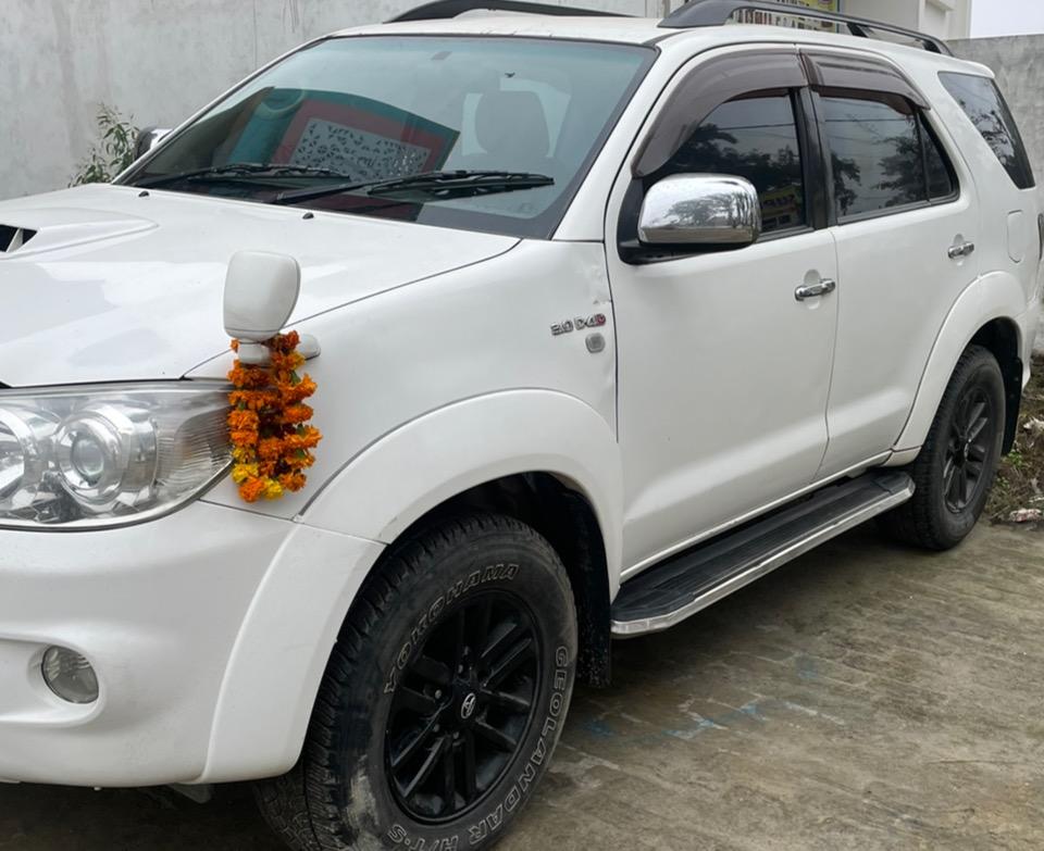 2011 Toyota Fortuner 3.0 4x2 MT 2011 Toyota Fortuner 3.0 4x2 MT
