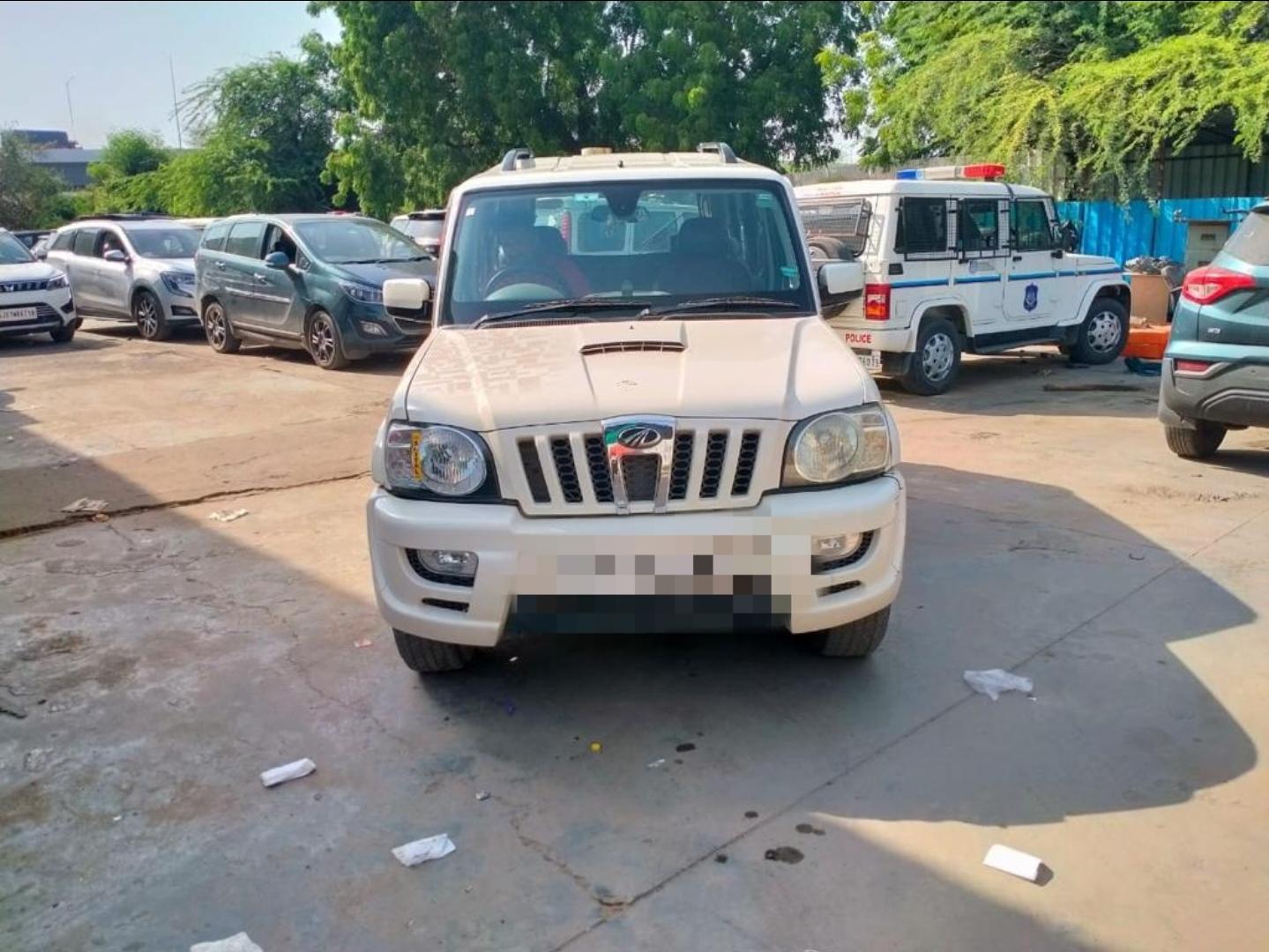2016 Mahindra Scorpio Adventure LE 2WD 2016 Mahindra Scorpio Adventure LE 2WD