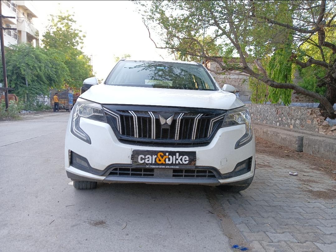 2023 Mahindra XUV700 AX7 AT AWD Luxury Diesel 7 STR 2023 Mahindra XUV700 AX7 AT AWD Luxury Diesel 7 STR
