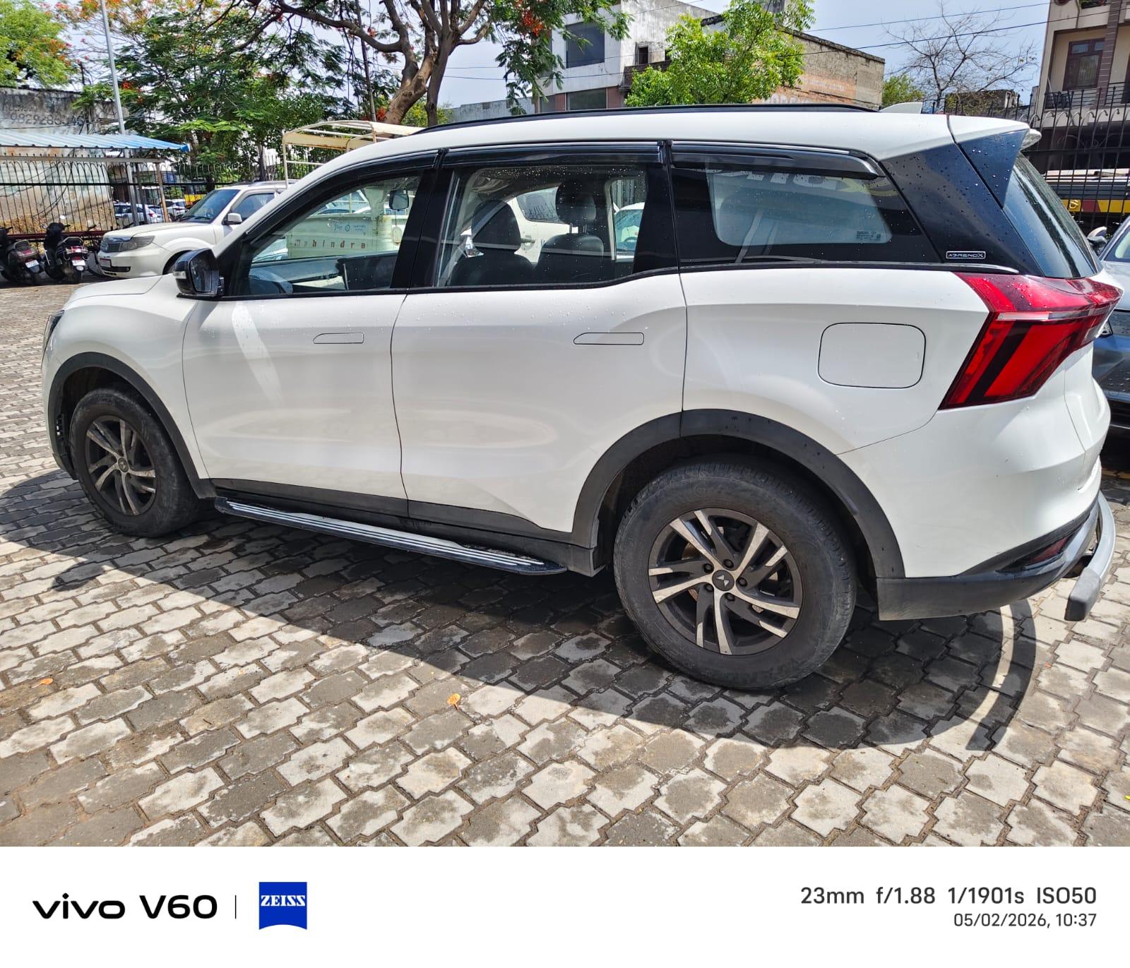 2022 Mahindra XUV700 AX5 MT Diesel 5 STR 2022 Mahindra XUV700 AX5 MT Diesel 5 STR