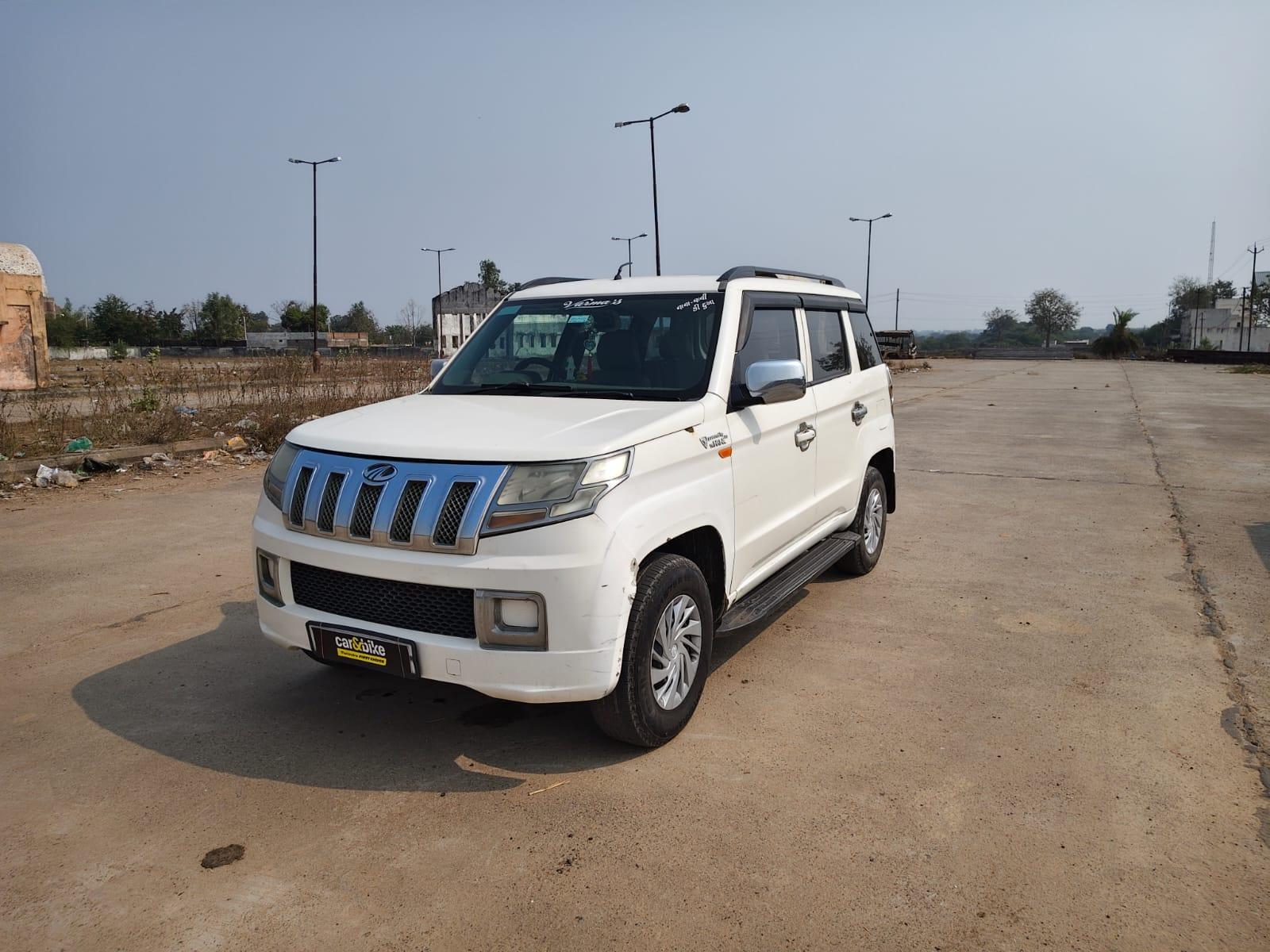 2017 Mahindra TUV300 T6 2017 Mahindra TUV300 T6