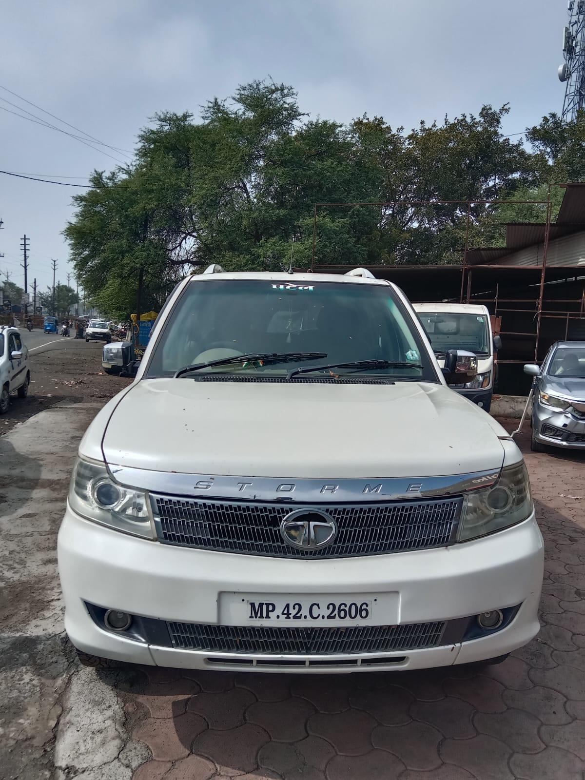 2014 Tata Safari Storme VX Refreshed 4x2 (400 NM) 2014 Tata Safari Storme VX Refreshed 4x2 (400 NM)