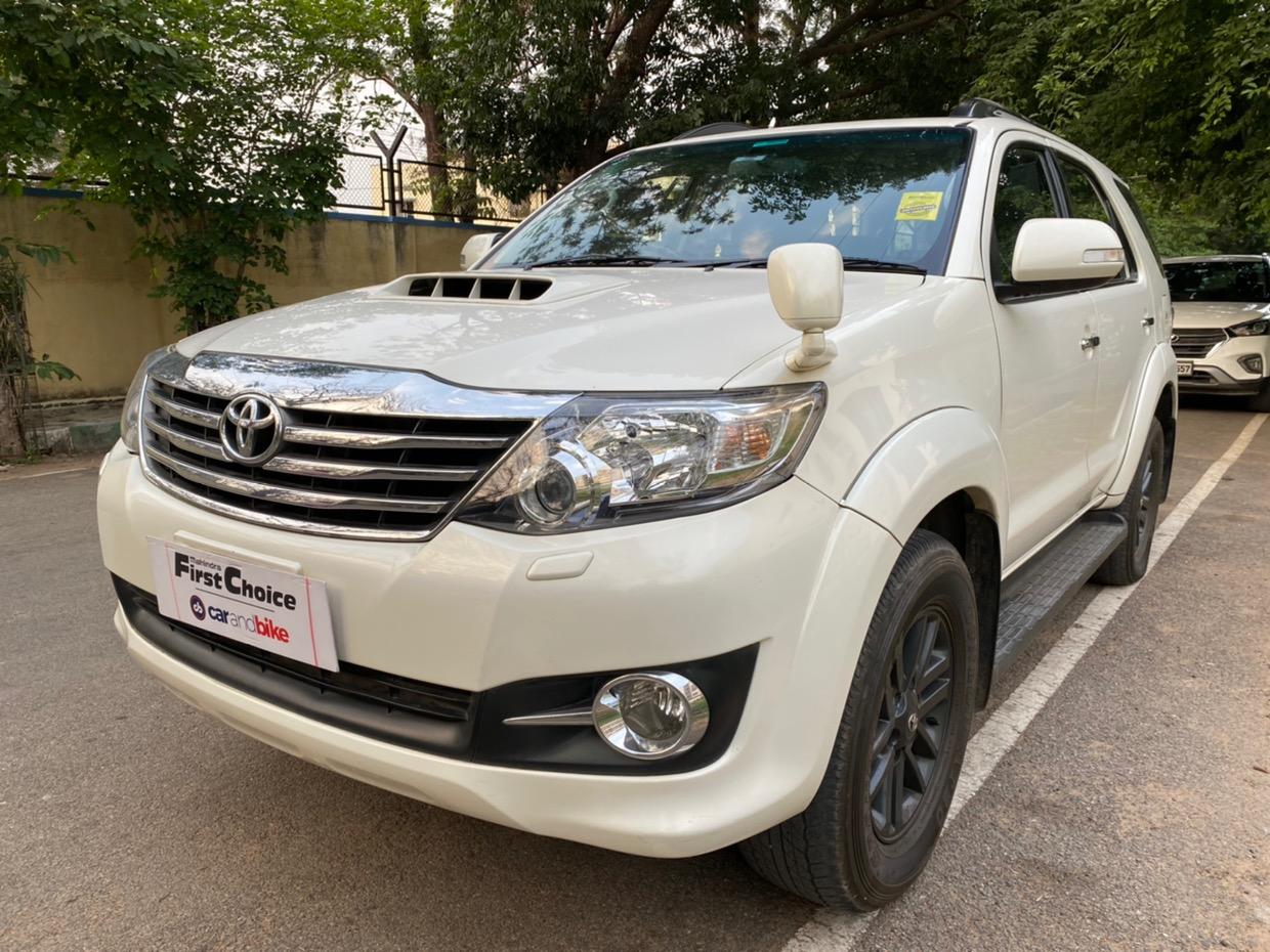 2015 Toyota Fortuner 3.0 4x4 AT 2015 Toyota Fortuner 3.0 4x4 AT